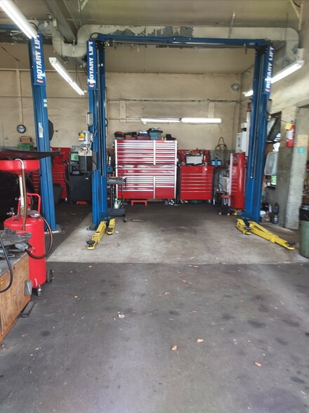 More Photos Of 3345 Long Beach Rd, Oceanside Auto Repair For Sale