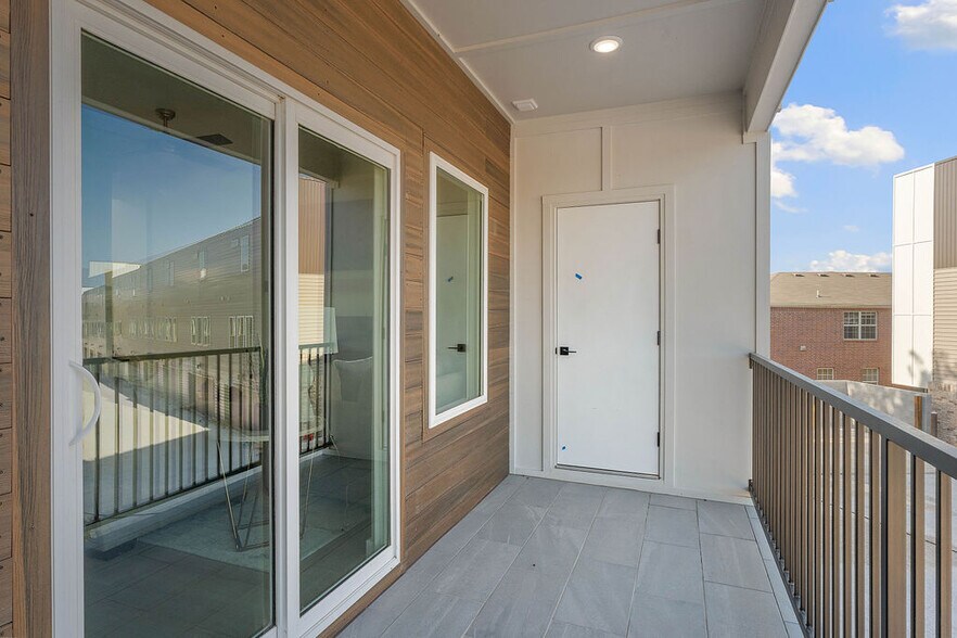 More Photos Of 1982 S Razorback Rd, Fayetteville Apartments For Sale