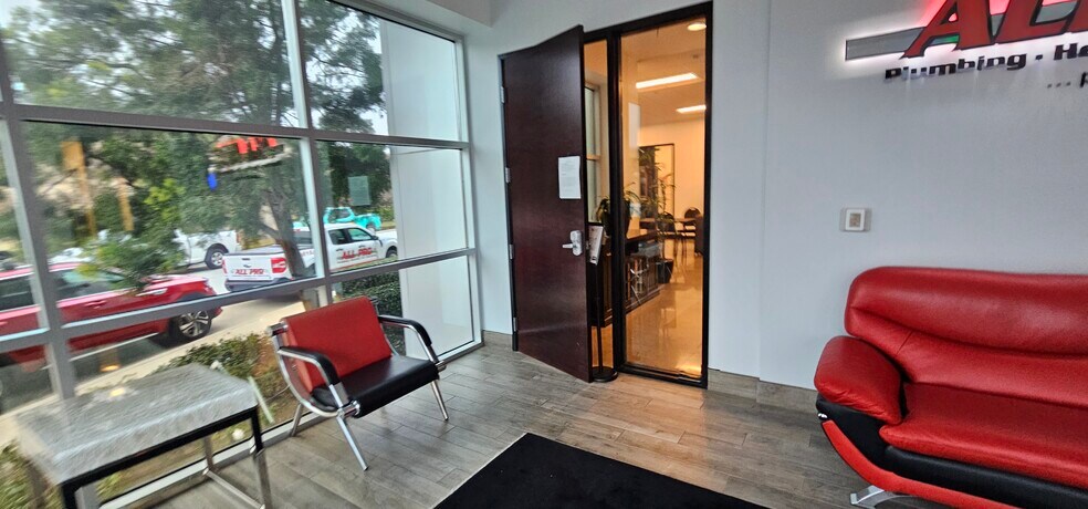 More Photos Of 5001 Ontario Mills Pky, Ontario Warehouse For Sale