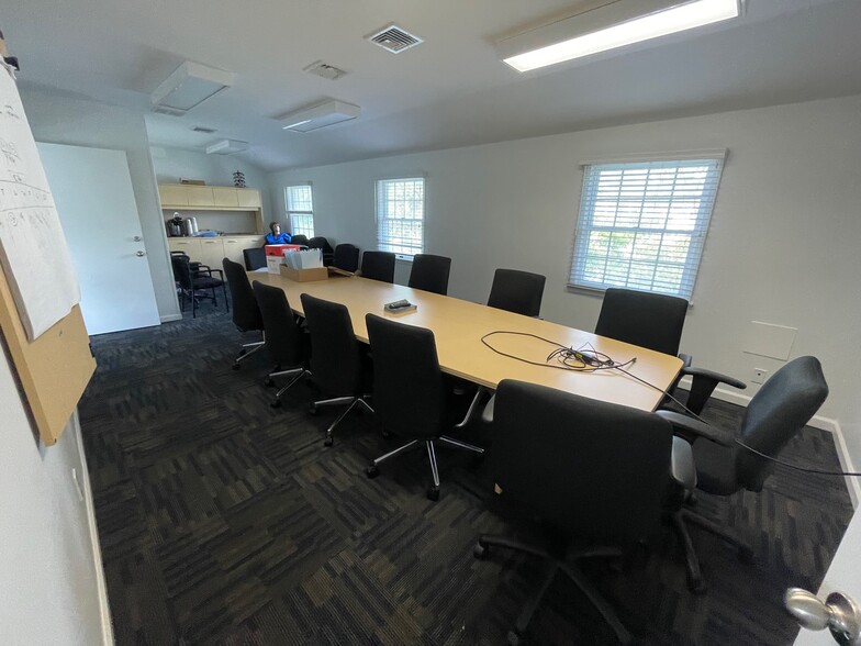 More Photos Of 615 Main St, Toms River Office For Sale