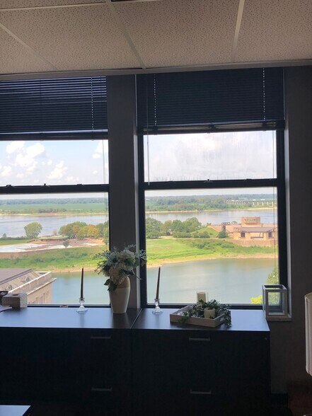 More Photos Of 22 N Front St, Memphis Office For Lease