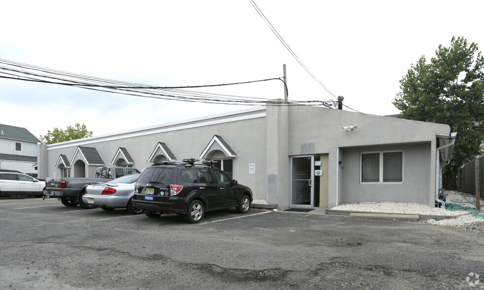 More Photos Of 35 Colby Ave, Manasquan Office For Lease