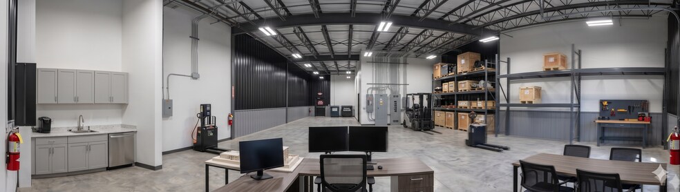 More Photos Of 1218 E Veterans Memorial Pky, Truesdale Flex For Lease