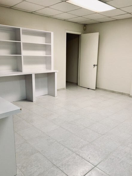 More Photos Of 8370 W Flagler St, Miami Medical For Lease