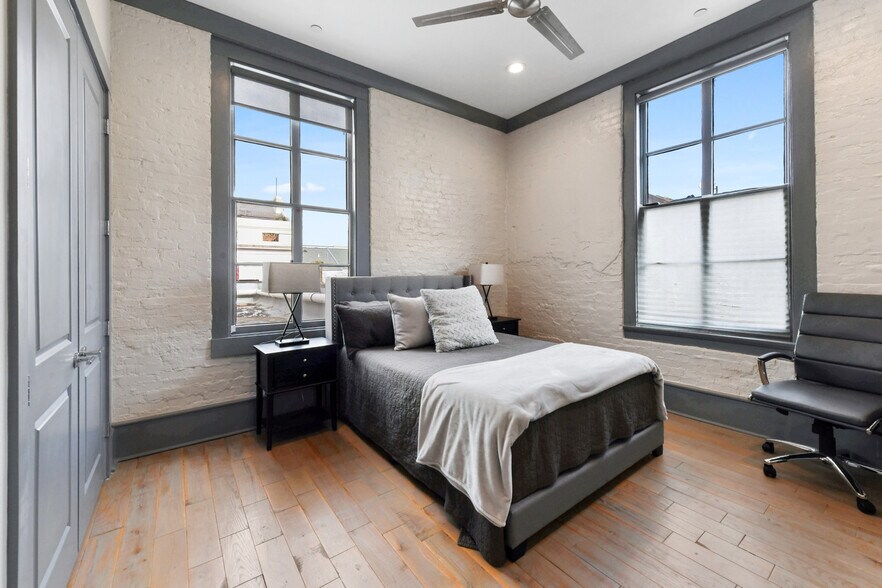 More Photos Of 309 Chartres St, New Orleans General Retail For Sale
