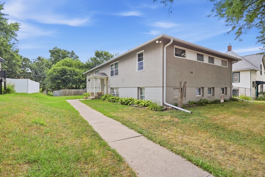 More Photos Of 826 5th St E, Saint Paul Apartments For Sale