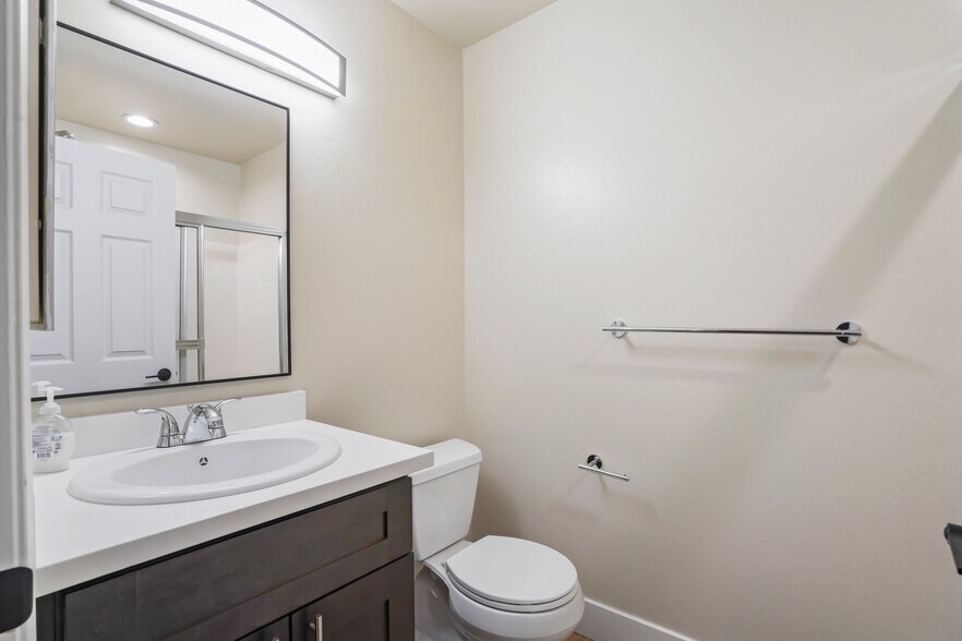 More Photos Of 1207 N Columbus Ave, Glendale Apartments For Sale