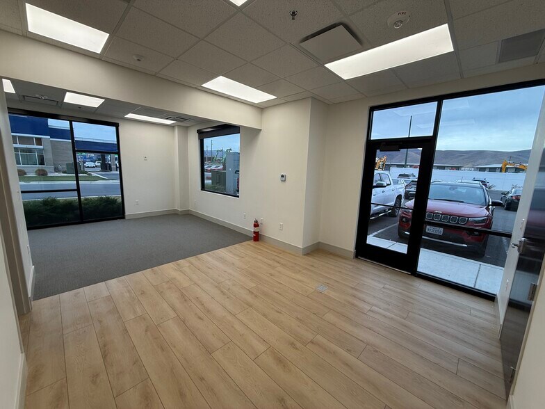 More Photos Of 321 W 1300 S, Heber City Office For Lease