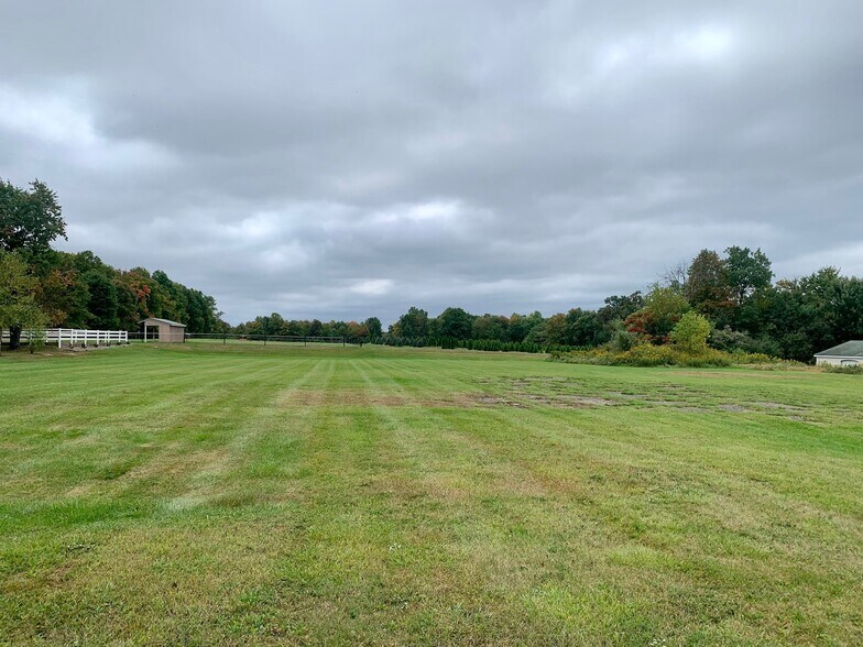 More Photos Of 6978 E State St, Hermitage Specialty For Sale