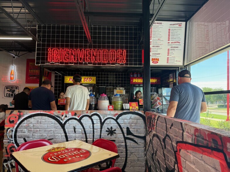 More Photos Of 3321 Walnut St, Garland Fast Food For Sale