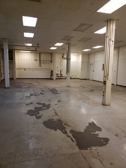 More Photos Of 3528 W 500 S, Salt Lake City Manufacturing For Lease