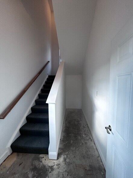 More Photos Of 6008 Fair Oaks Dr, Frederick Flex For Lease