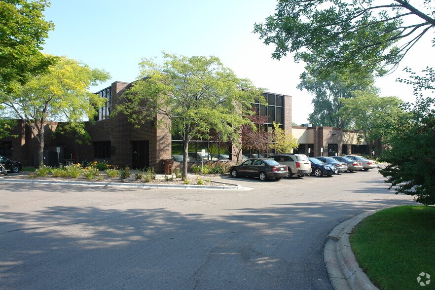 More Photos Of 12201-12241 Wood Lake Dr, Burnsville Light Manufacturing For Lease