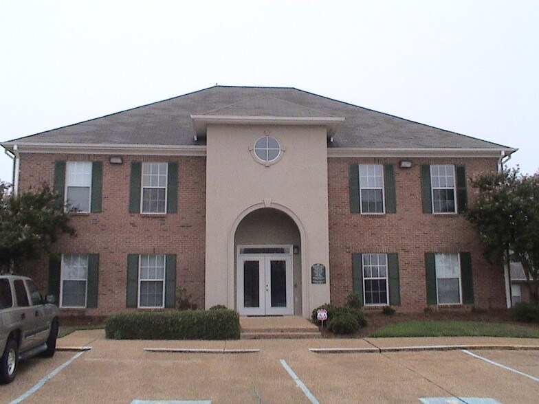 More Photos Of 137 Executive Dr, Madison Medical For Lease