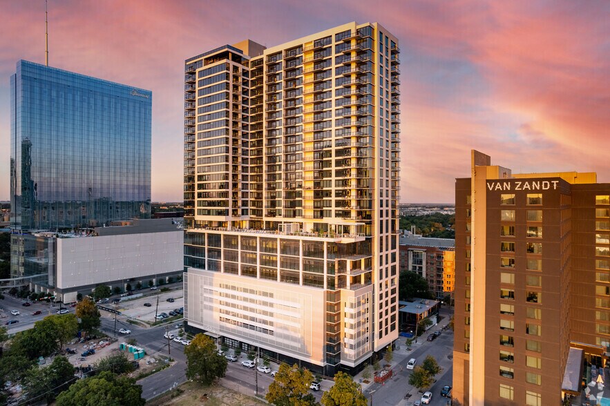 More Photos Of 91 Red River St, Austin Apartments For Lease