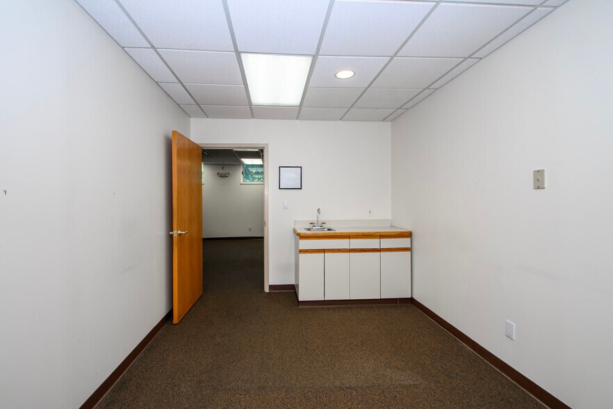 More Photos Of 213 Chestnut St, Nutley Office For Sale