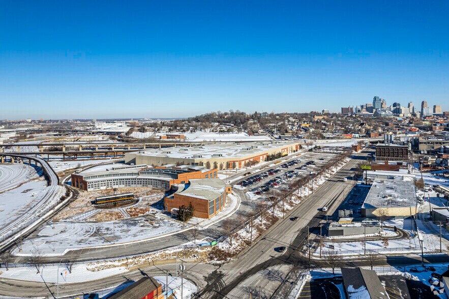 More Photos Of 2600 Southwest Blvd, Kansas City Manufacturing For Sale