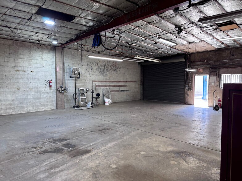 More Photos Of 14203 Bessemer St, Van Nuys Warehouse For Sale