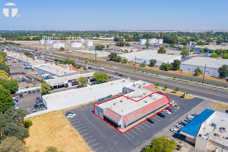 More Photos Of 9555 Folsom Blvd, Sacramento Unknown For Lease