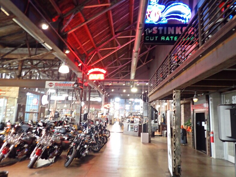 More Photos Of 555 S Geneva Rd, Lindon Freestanding For Sale