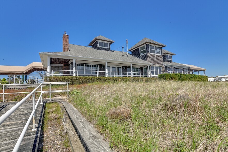 More Photos Of 56-58 S Bay Ave, Eastport Restaurant For Sale