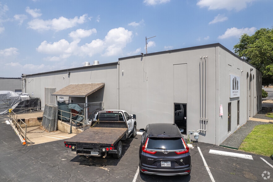 More Photos Of 2630 Northaven Rd, Dallas Unknown For Lease