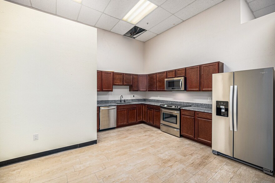 More Photos Of 7950 W Colfax Ave, Lakewood General Retail For Sale