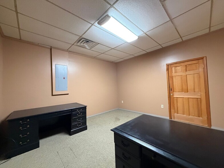 More Photos Of 124 N Main St, Warrenton Restaurant For Lease