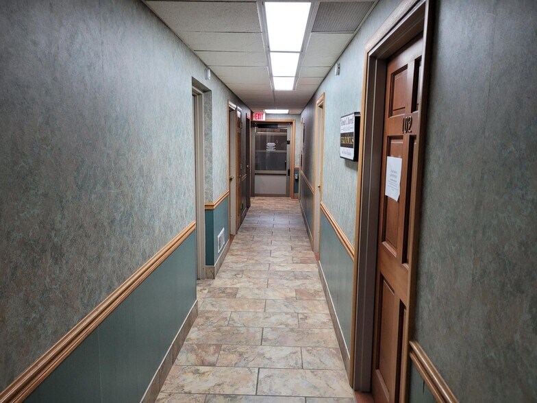 More Photos Of 4220 S 27th St, Milwaukee Medical For Sale