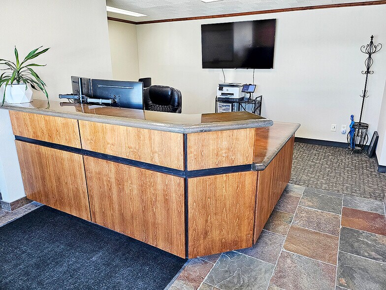 More Photos Of 1060 W Kansas Ave, Mcpherson Freestanding For Sale