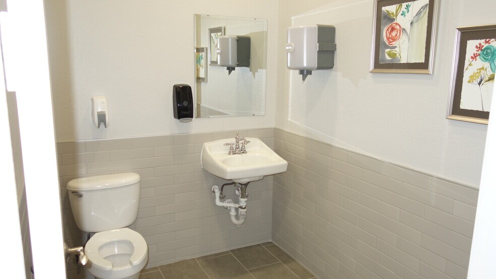 More Photos Of 2250 Pool Rd, Grapevine Office Residential For Sale