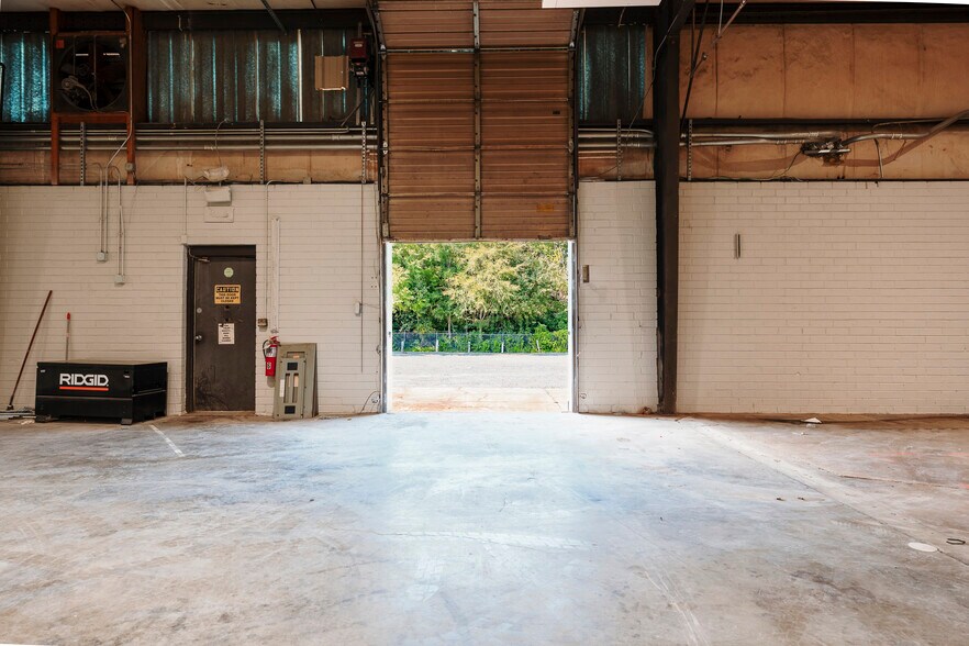 More Photos Of 510 Corliss St, Greensboro Light Manufacturing For Lease