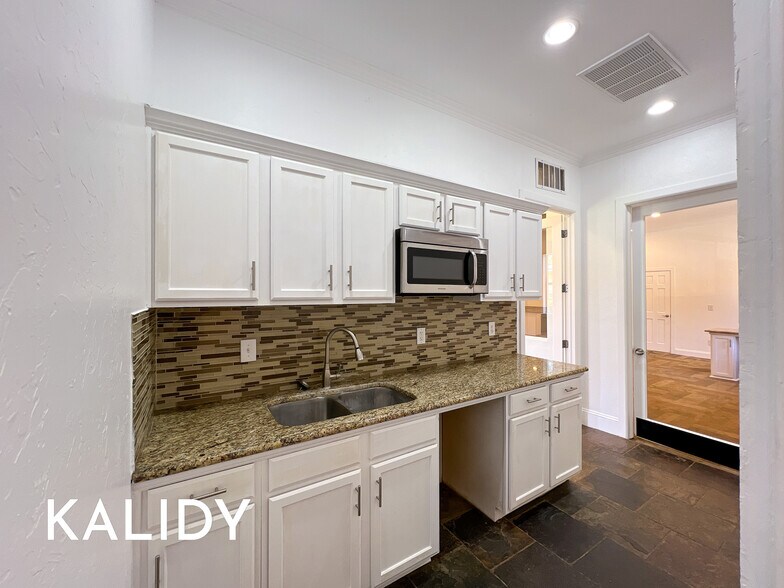 More Photos Of 14909 N Kelly Ave, Edmond Loft Creative Space For Sale