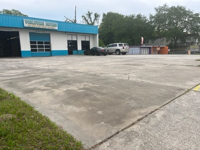 More Photos Of 7715 Lem Turner Rd, Jacksonville Auto Repair For Sale