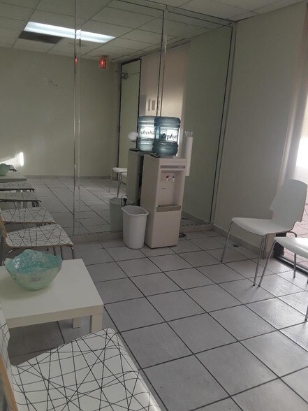More Photos Of 8370 W Flagler St, Miami Medical For Lease