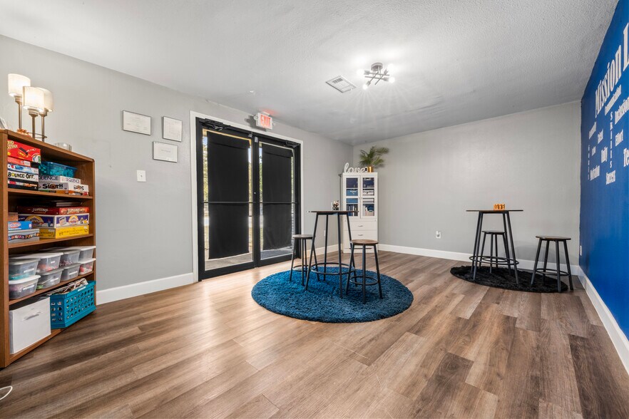 More Photos Of 20103 Aldine Westfield Rd, Humble Office For Sale