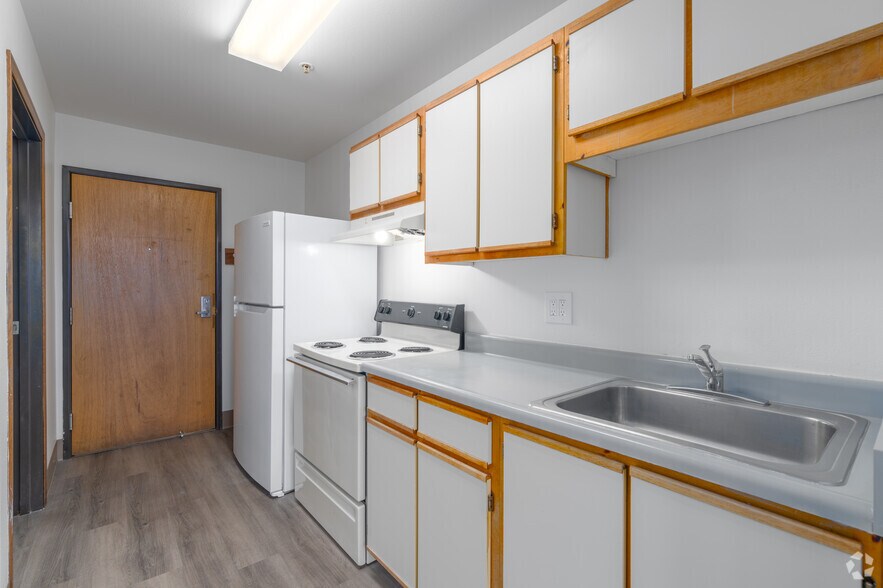More Photos Of 222 SW Pine St, Portland Apartments For Sale