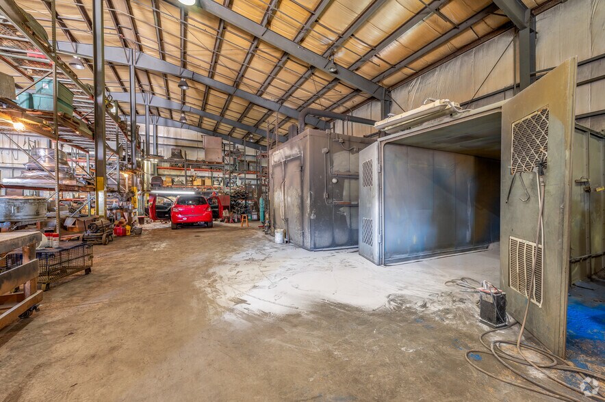 More Photos Of 2201 W Park Dr, Lorain Manufacturing For Lease