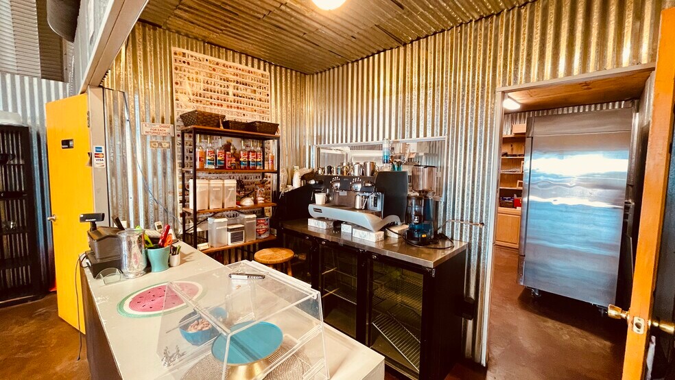 More Photos Of 1613 W San Antonio St, Marfa Specialty For Sale