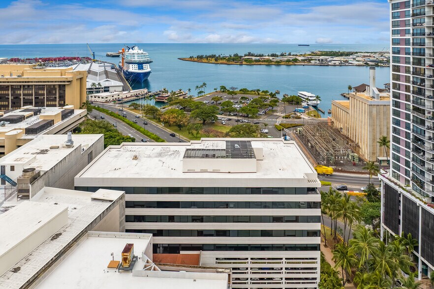 More Photos Of 707 Richards St, Honolulu Office For Sale