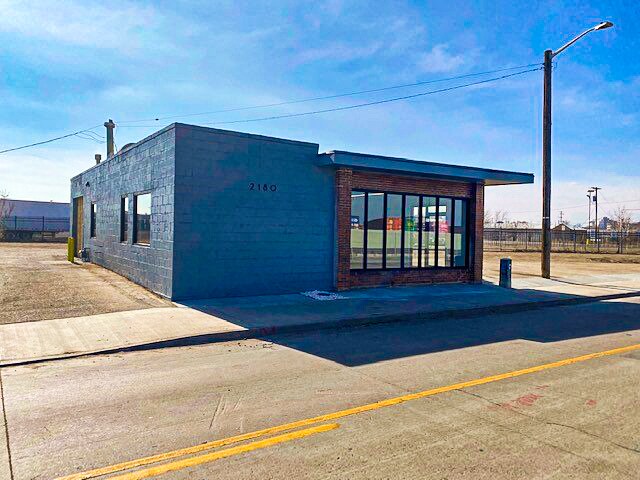 More Photos Of 2100-2180 E 40th Ave, Denver Showroom For Lease