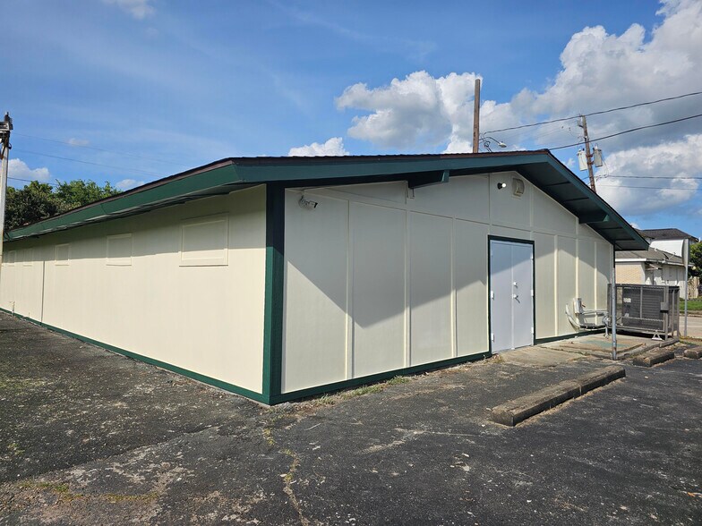 More Photos Of 6626 Capitol St, Houston Restaurant For Sale