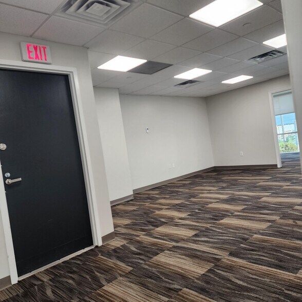 More Photos Of 2500 NW 107th Ave, Miami Office For Sale