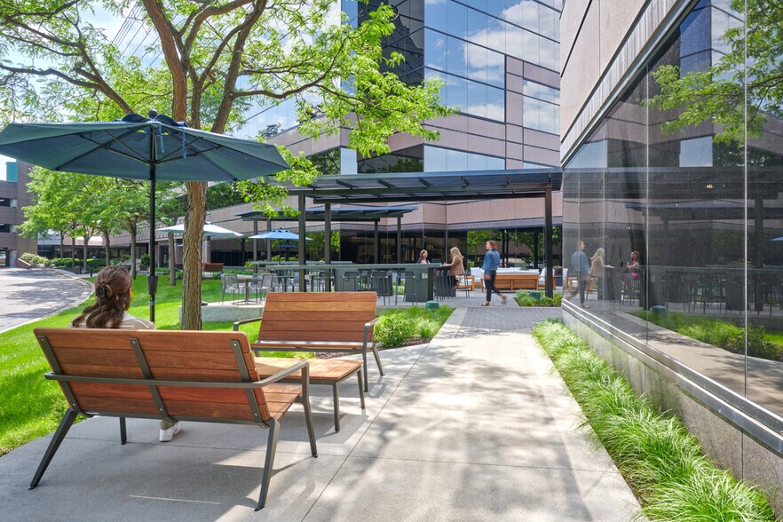 More Photos Of 1 Meridian Crossings, Richfield Unknown For Lease