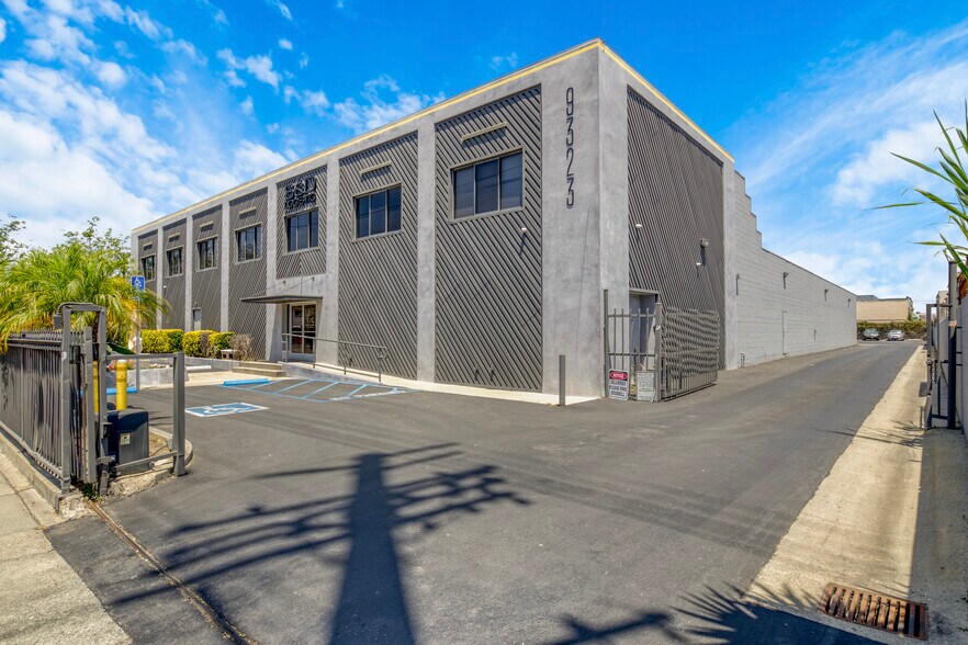 More Photos Of 9323 Rush St, South El Monte Manufacturing For Sale