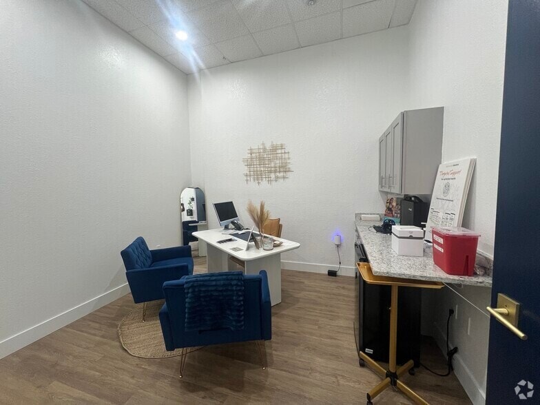 More Photos Of 375-3 S 12th St, Tampa Office For Sale