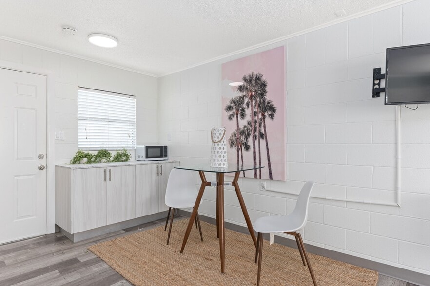 More Photos Of 120 E Jupiter Ln, South Padre Island Hotel For Sale