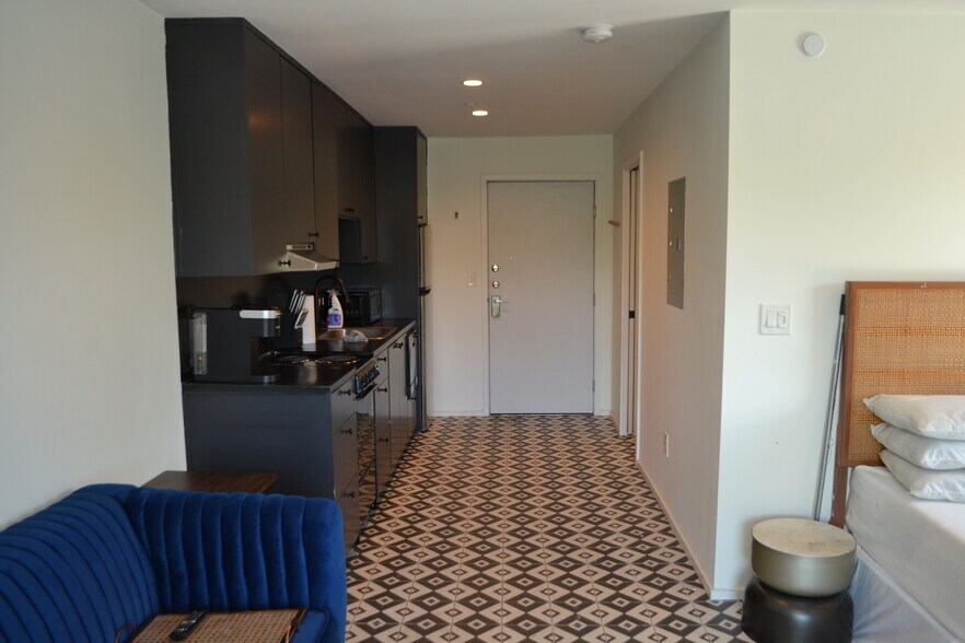 More Photos Of 201 Academy Dr, Austin Apartments For Sale