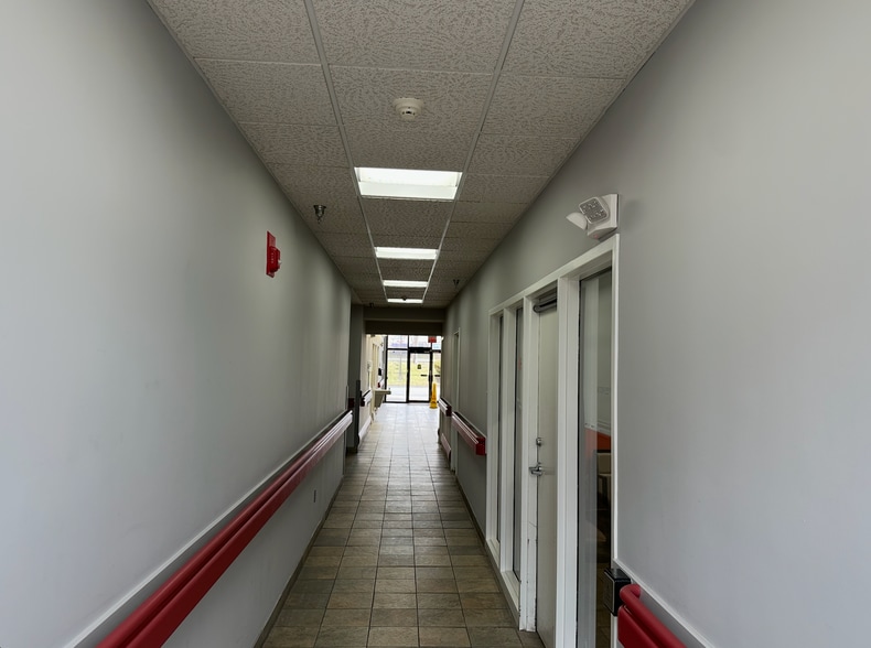 More Photos Of 100 Milk St, Methuen Medical For Lease