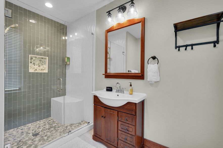 More Photos Of 21 Officers Row, Tybee Island Hospitality For Sale